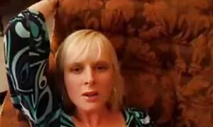 बड़े स्तन xxx के साथ ...