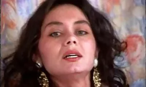 परिपक्व बालदार नानी  ...